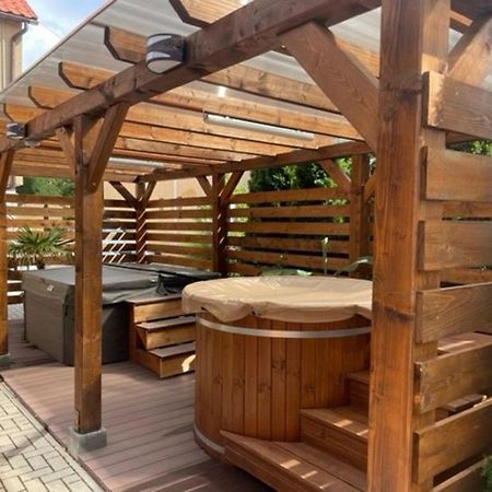 Oeskarszt Apartman Urkut Ngoại thất bức ảnh