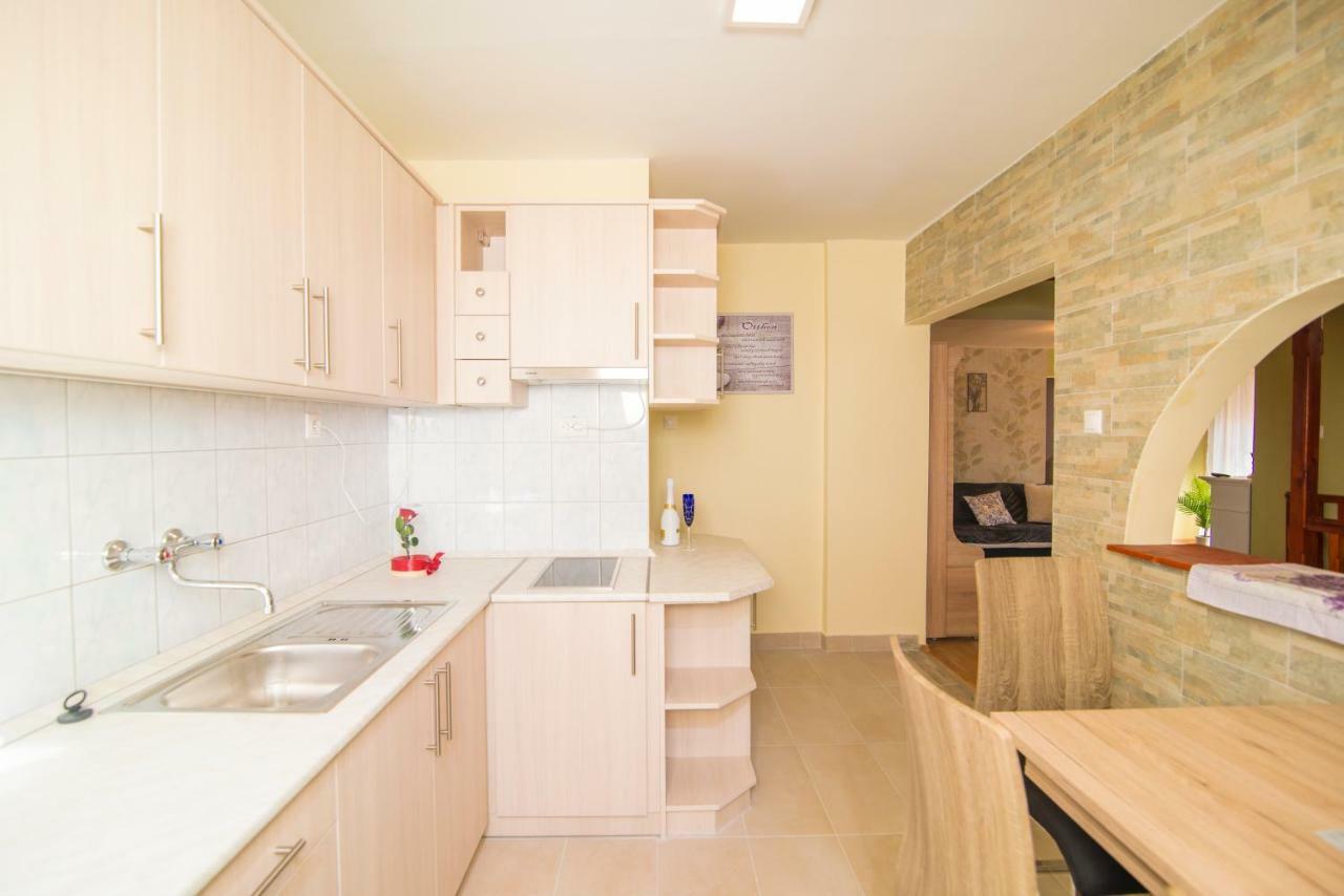 Oeskarszt Apartman Urkut Ngoại thất bức ảnh